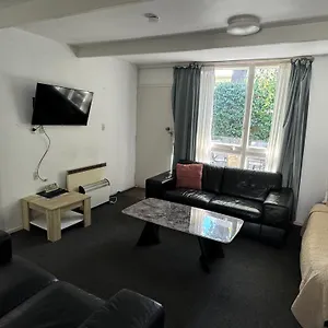 https://diplomat-motel.top-hotels-christchurch.com