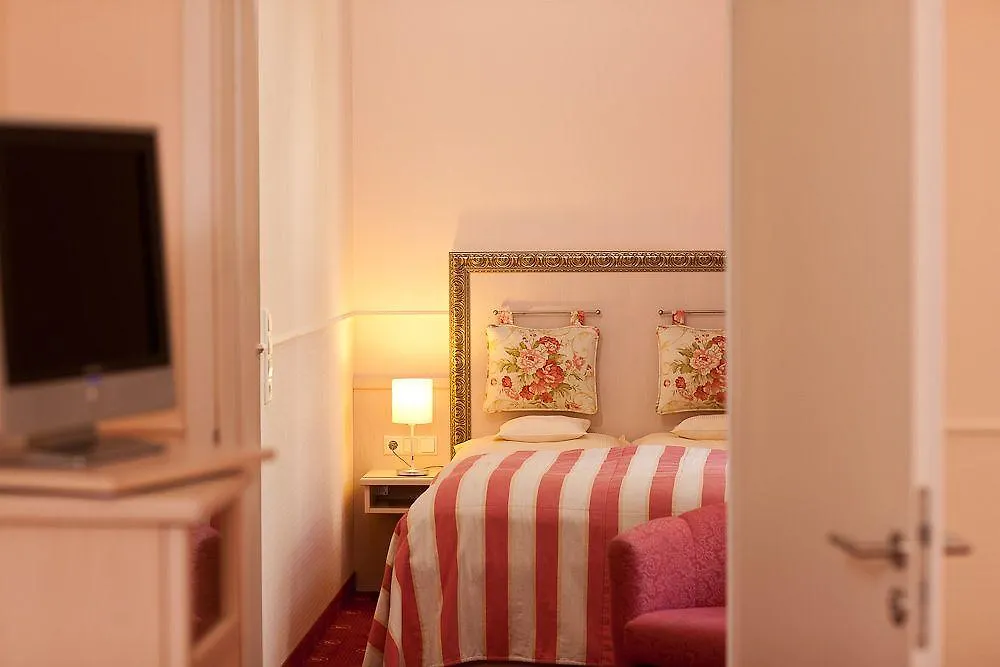 Hotel Augusta Am Kurfuerstendamm Berlin 3*,