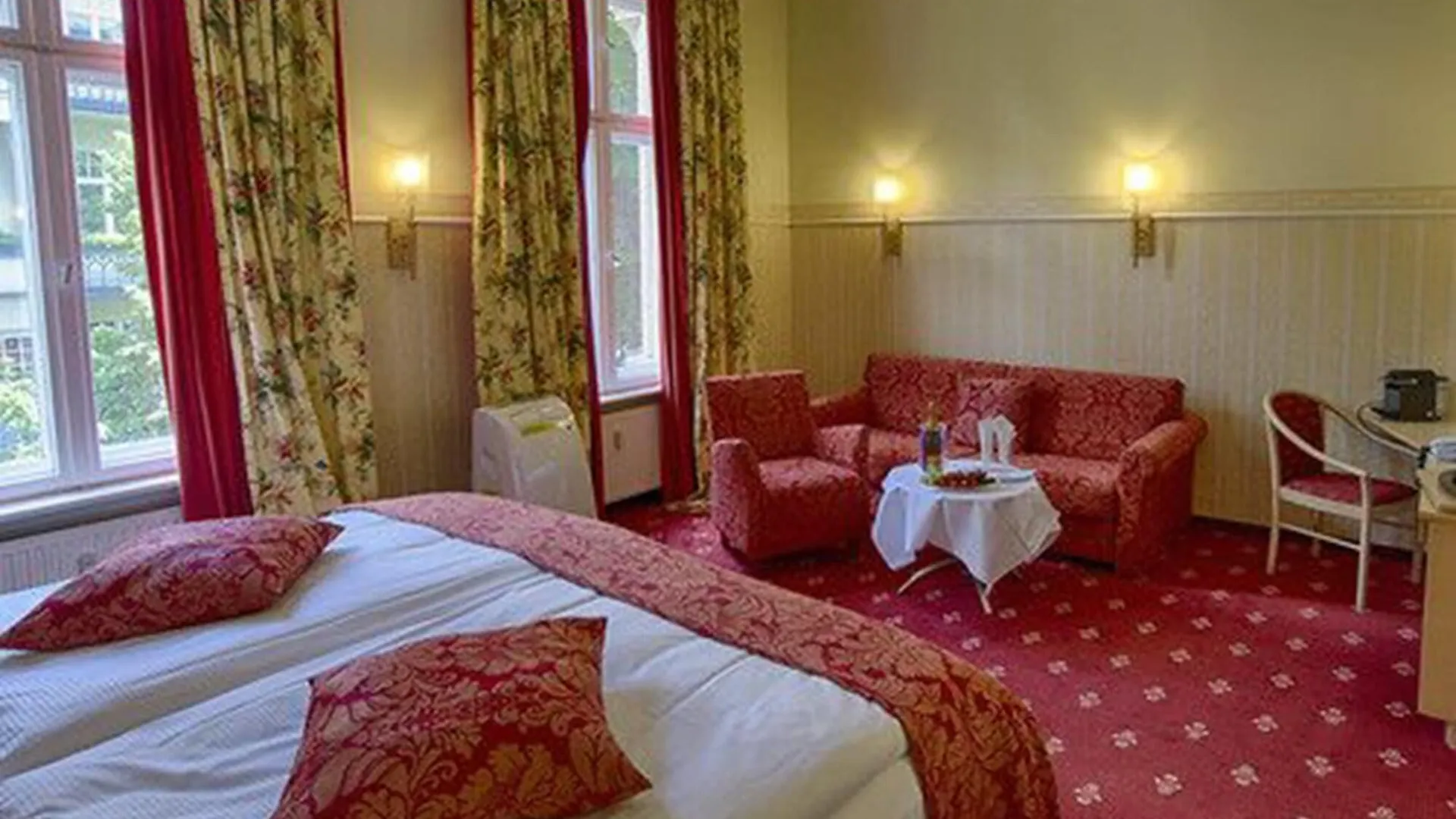 Hotel Augusta Am Kurfuerstendamm Βερολίνο 3*,